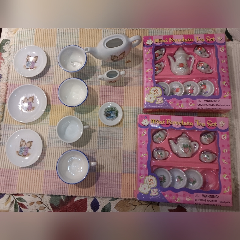 Mixed lot of child's miniature tea set